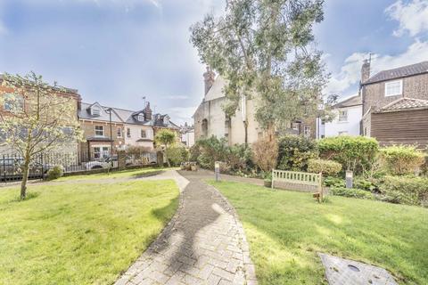 2 bedroom flat for sale, Grosvenor Road, Richmond TW10