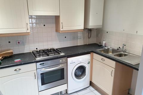 2 bedroom flat for sale, Fox Court, Aldershot