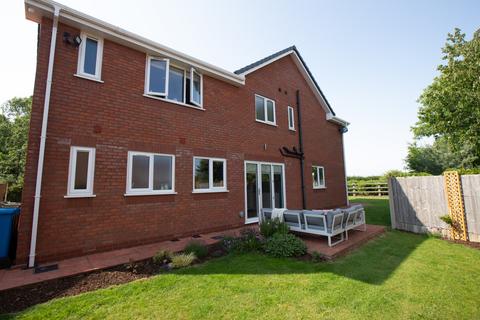 5 bedroom detached house for sale, Dover Close, Warton PR4