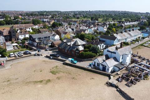 4 bedroom detached house for sale, Island Wall, Whitstable CT5