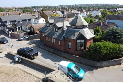 4 bedroom detached house for sale, Island Wall, Whitstable CT5
