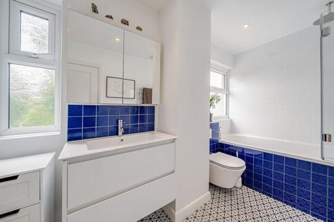 28 Rayners Road, London, SW15 2AZ