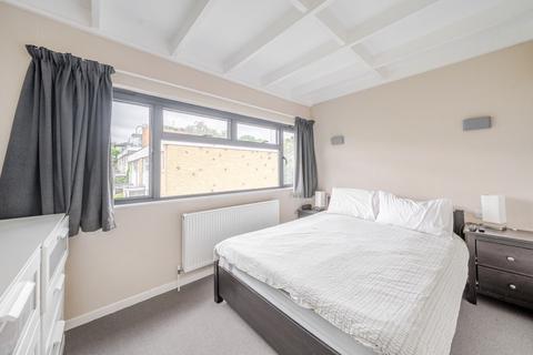 28 Rayners Road, London, SW15 2AZ
