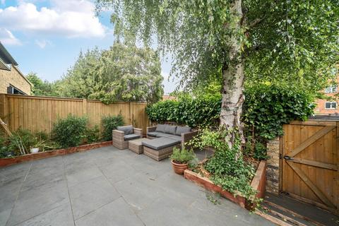 28 Rayners Road, London, SW15 2AZ