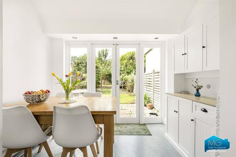 4 bedroom terraced house to rent, Elmfield Road, East Finchley, London, N2