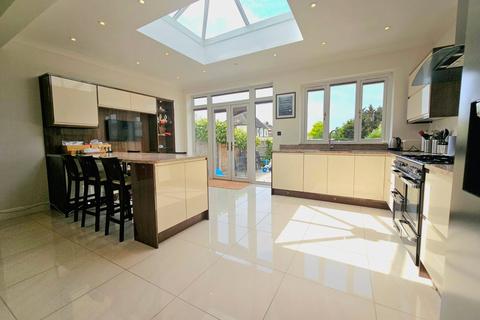 3 bedroom semi-detached house to rent, Mashiters Walk, Romford, Essex, RM1