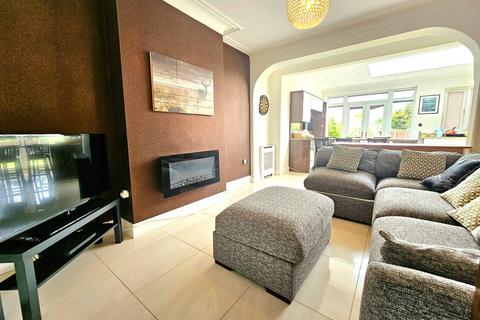 3 bedroom semi-detached house to rent, Mashiters Walk, Romford, Essex, RM1