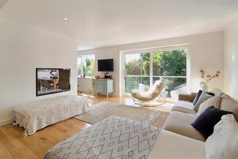 4 bedroom semi-detached house for sale, Hythe, Folkestone, CT21