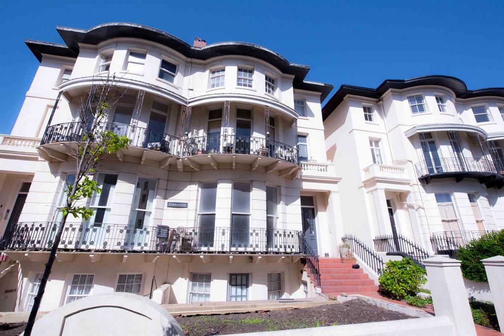Lansdowne Place, Hove, BN3 2 HB