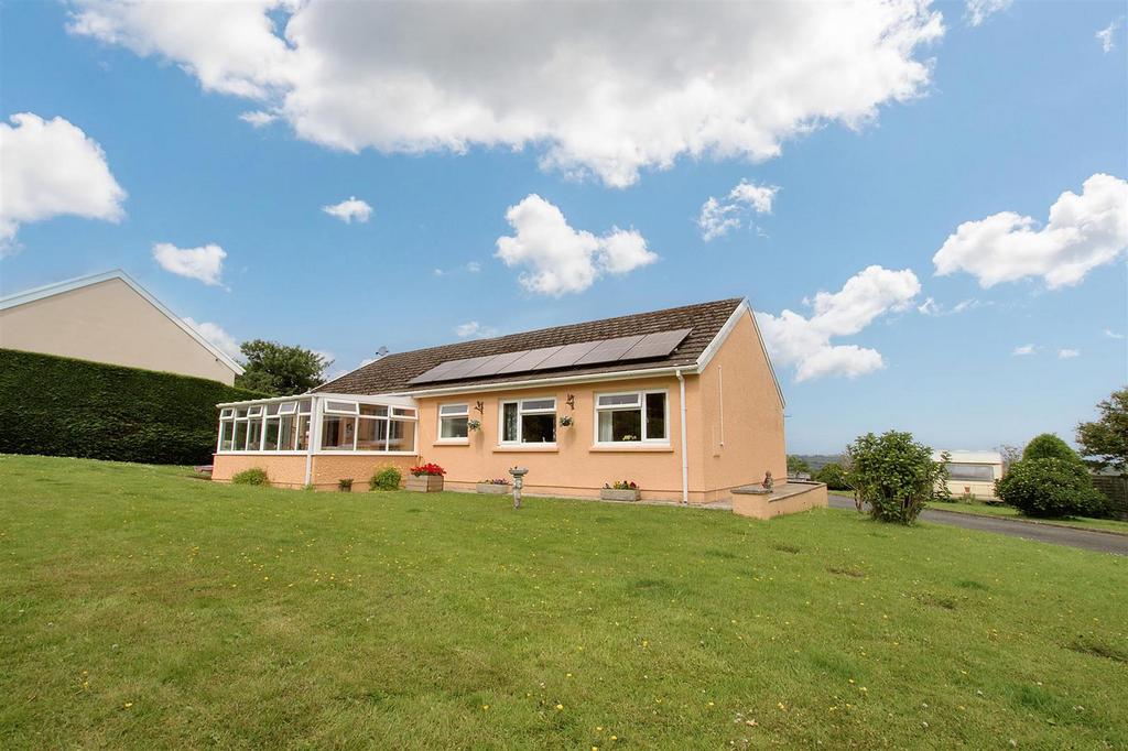 Gardens/Property