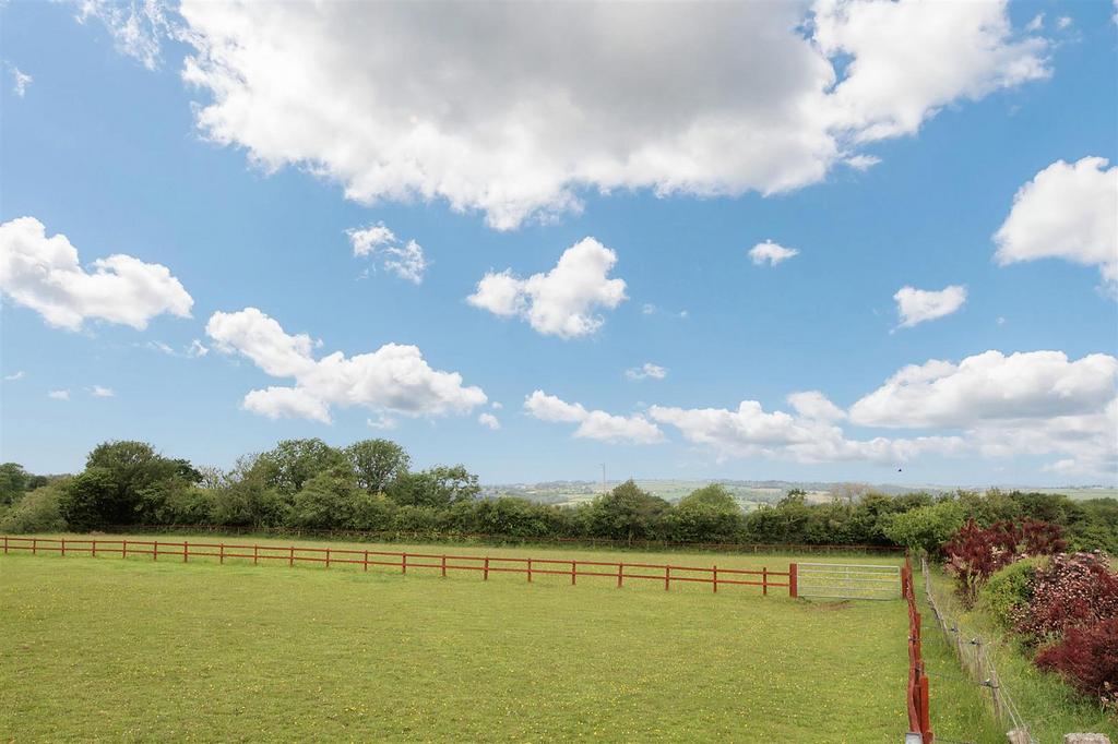 Views overlooking Land