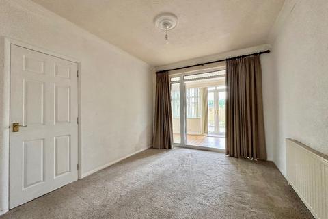 92 Squirrels Heath Road, Romford, RM3 0LU