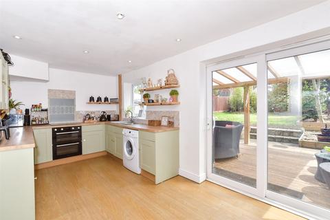 3 bedroom semi-detached house for sale, Mount Avenue, Maidstone ME18