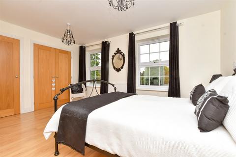 4 bedroom townhouse for sale, Langley Park Road, Sutton, Surrey