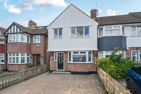 9 Hughenden Road, Worcester Park, KT4 8DD