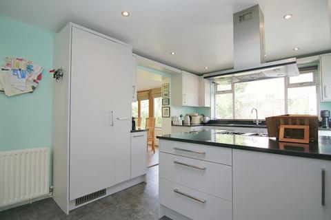 4 bedroom house for sale, Woodhall Park Grove, Stanningley, Pudsey