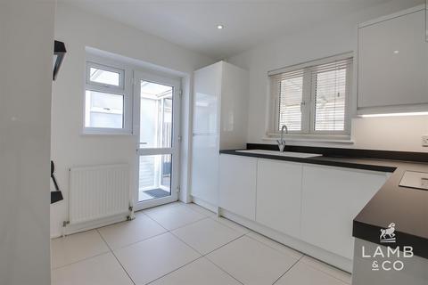 2 bedroom semi-detached bungalow for sale, Brentwood Road, Clacton-On-Sea CO15