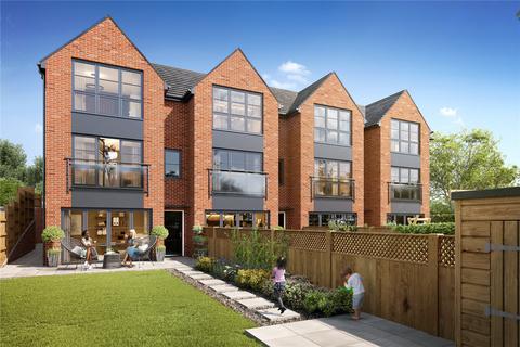 4 bedroom terraced house for sale, Charterhouse Road, Surrey GU7