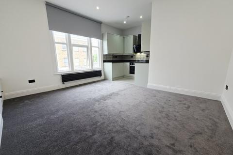 2 bedroom flat to rent, Marlborough Road,