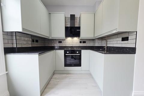 2 bedroom flat to rent, Marlborough Road,