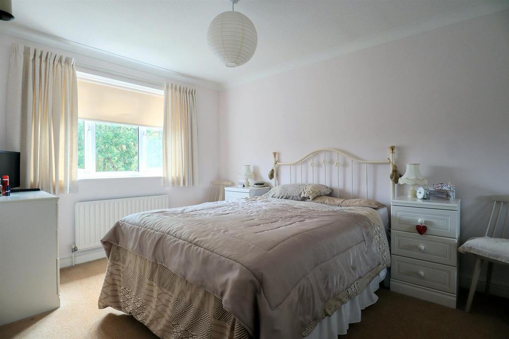 Bedroom 1.jpg