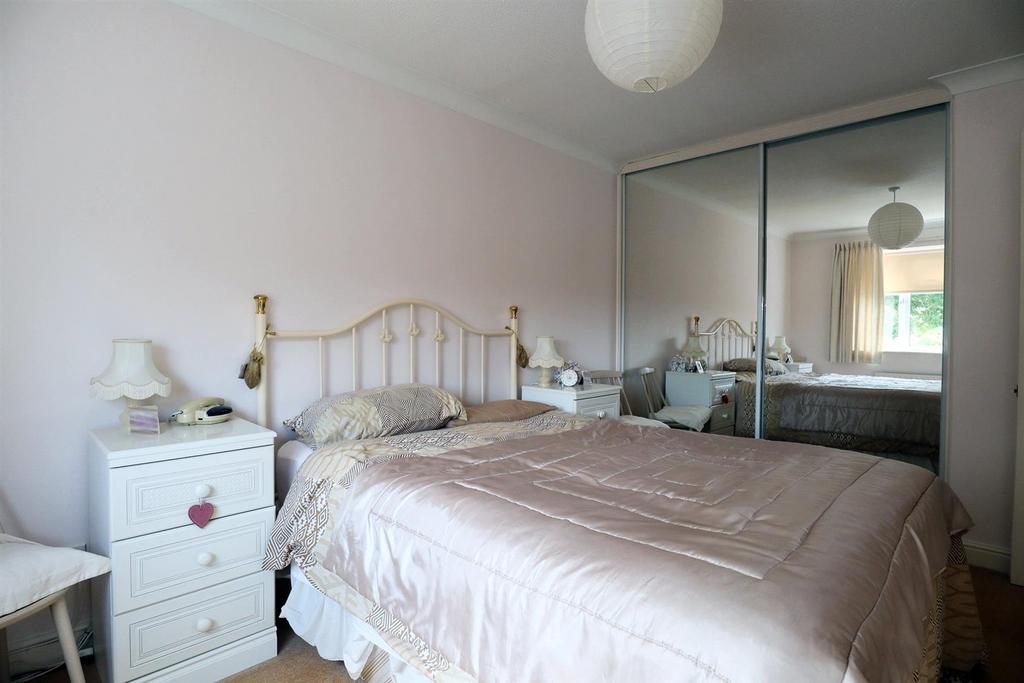 Bedroom 1 (2).jpg