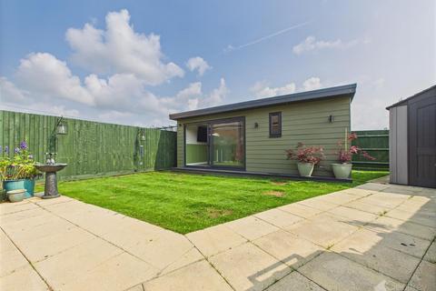 undefined, Emery Croft, Meppershall