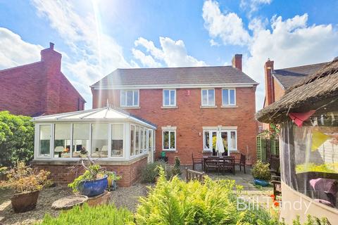 3 Jones Close, Fradley, Lichfield, WS13 8UD