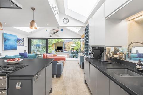 4 bedroom terraced house for sale, Manor Road, Richmond, TW9