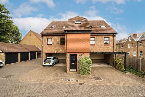 Pursewardens Close, London W13