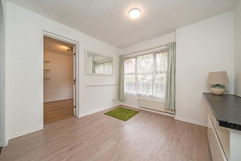 1 bedroom flat for sale, Pursewardens Close, London W13