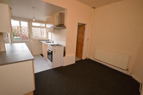 2 bedroom terraced house to rent, Earl Street, Wakefield