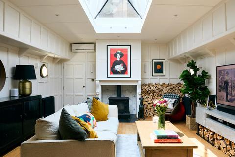 4 bedroom houseboat for sale, St Mary’s Wandsworth Pier, Battersea, SW11