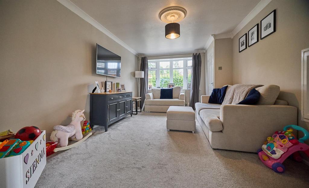 Lounge to front
