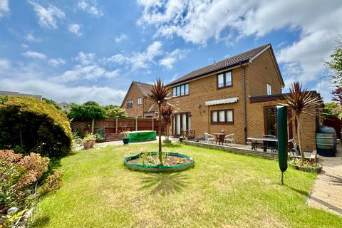 4 bedroom detached house for sale, Drew Close, Talbot Village, Poole, BH12