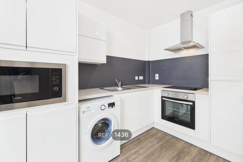 1 bedroom apartment to rent, Centre Court, Paragon Street, HU1 3PW