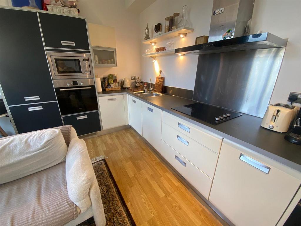 Kitchen area.jpg