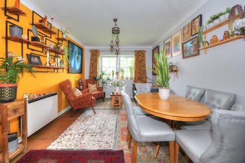 2 bedroom retirement property for sale, Avenue Road, Southgate, London, N14