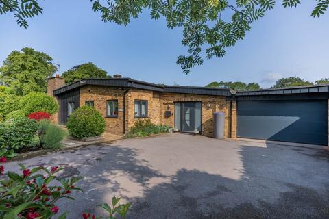 4 bedroom detached house for sale, Dolphins, Lycrome Road