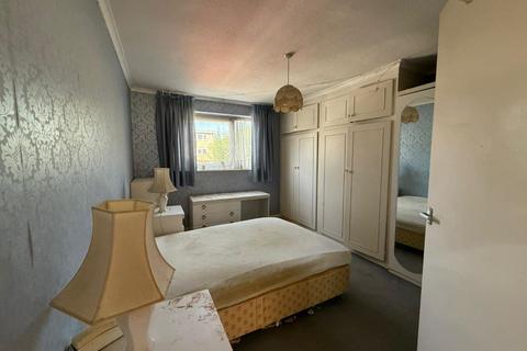 3 bedroom flat for sale, 4 Dunsmore, The Hoe, Watford, Hertfordshire, WD19 5AU