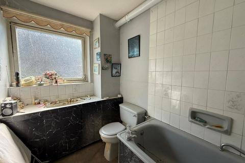 3 bedroom flat for sale, 4 Dunsmore, The Hoe, Watford, Hertfordshire, WD19 5AU