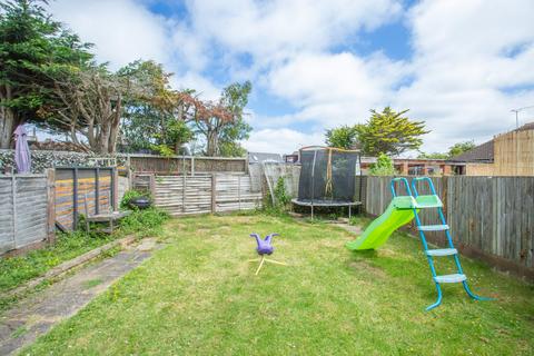 3 bedroom semi-detached house for sale, Barley Close, Herne Bay, CT6