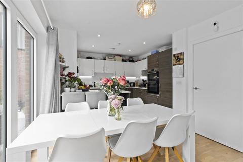 4 bedroom semi-detached house for sale, Grays Crescent, Newhaven