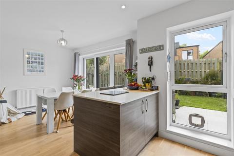 4 bedroom semi-detached house for sale, Grays Crescent, Newhaven