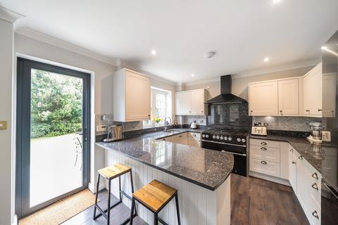 2 Hine Close, Coulsdon, CR5 1RN