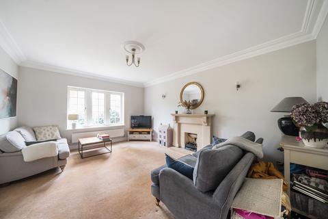 2 Hine Close, Coulsdon, CR5 1RN