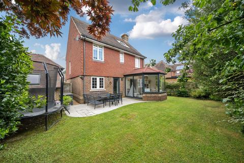 2 Hine Close, Coulsdon, CR5 1RN