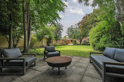 4 bedroom end of terrace house for sale, Silver Street, Kington Langley, Chippenham