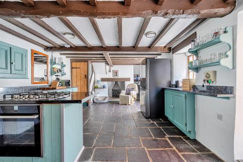 4 bedroom end of terrace house for sale, Silver Street, Kington Langley, Chippenham