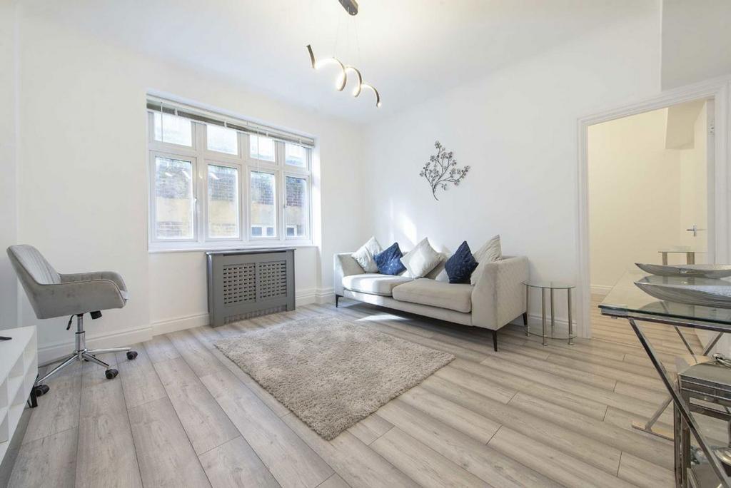 Apartment in London - View 2